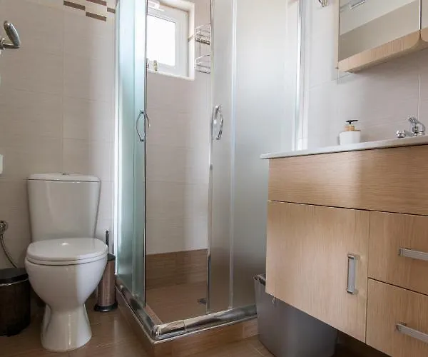 Golden Sunrise Stegna شقة