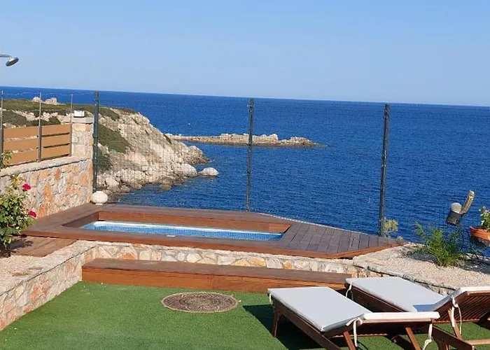 Golden Sunrise Stegna شقة