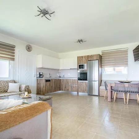 Golden Sunrise Stegna Apartment *