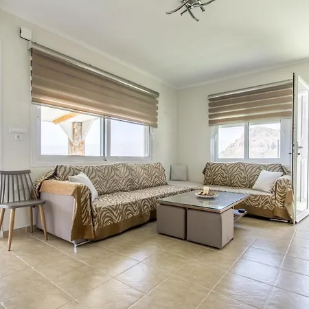 Golden Sunrise Stegna Apartment *