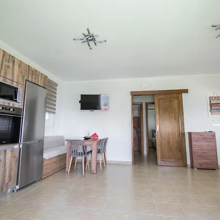 Golden Sunrise Stegna Apartment *